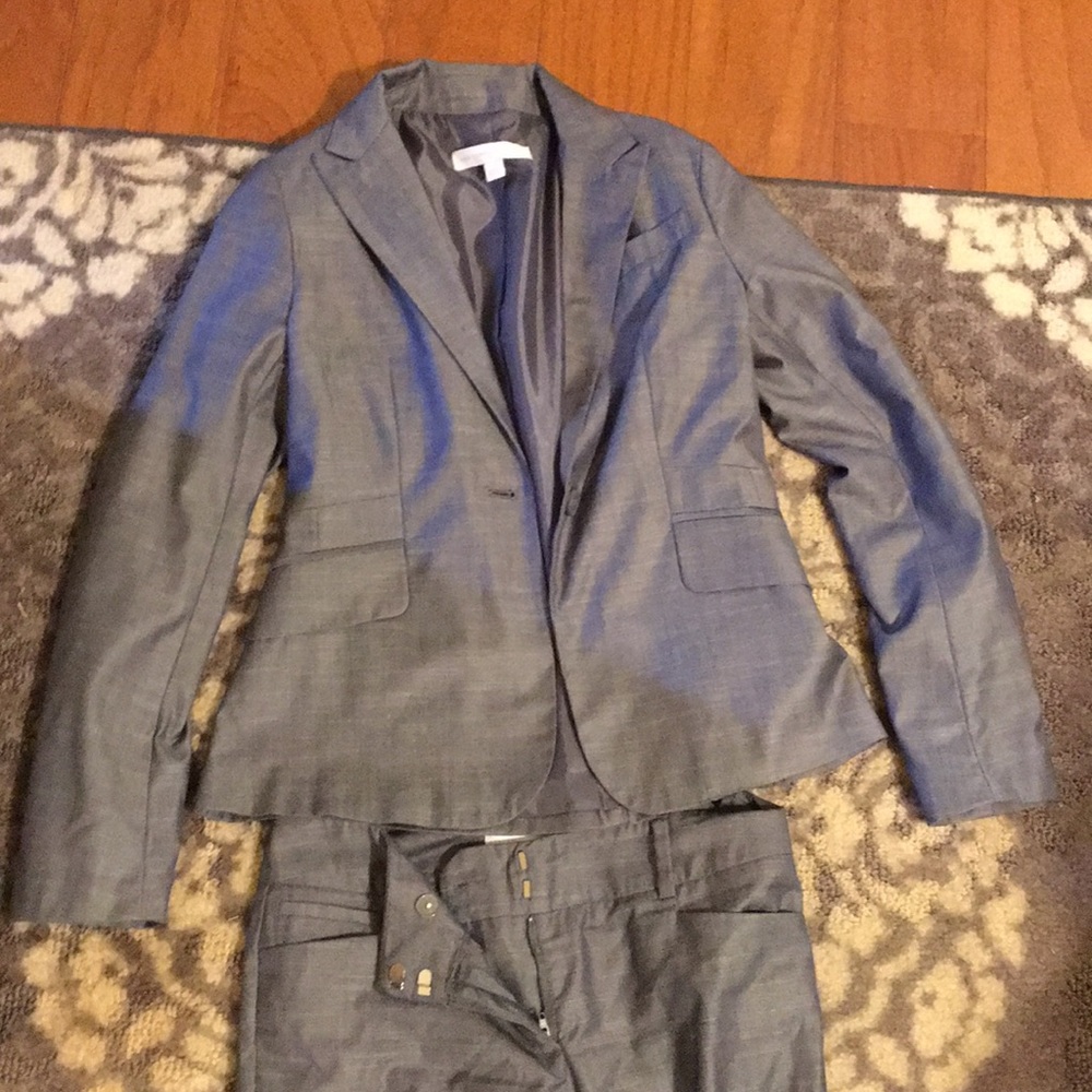 Dress suit